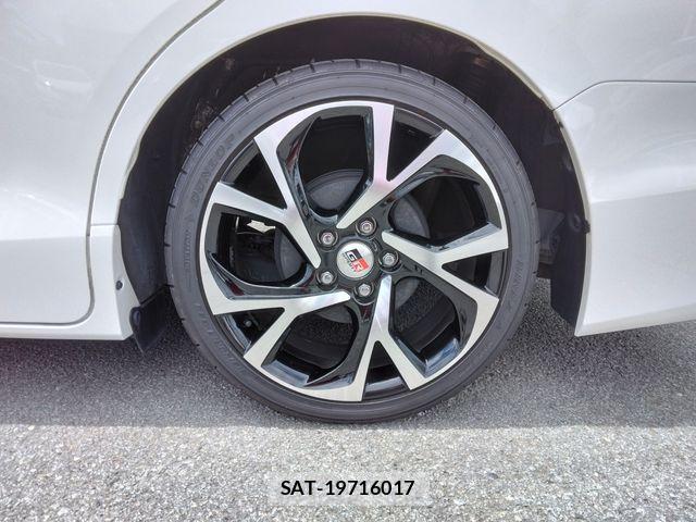 Toyota ESQUIRE 2017-09 6904771-27