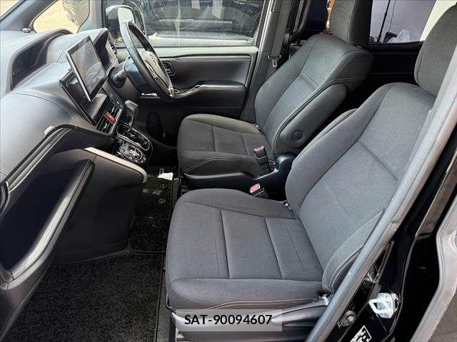 Toyota ESQUIRE 2018-06 6993410-16