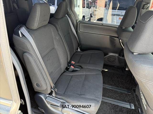 Toyota ESQUIRE 2018-06 6993410-17