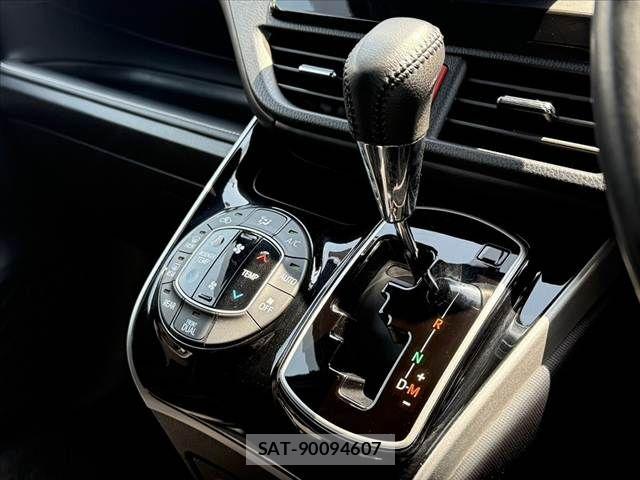 Toyota ESQUIRE 2018-06 6993410-27