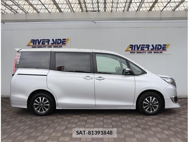 Toyota ESQUIRE 2017-10 6993398-4