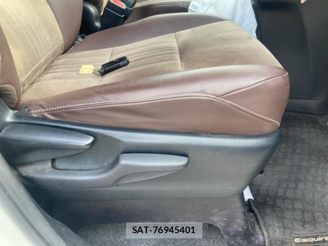 Toyota ESQUIRE 2018-04 7020419-12