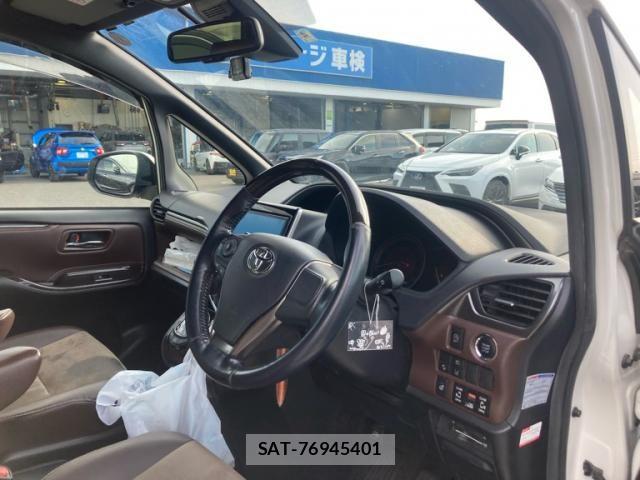 Toyota ESQUIRE 2018-04 7020419-13