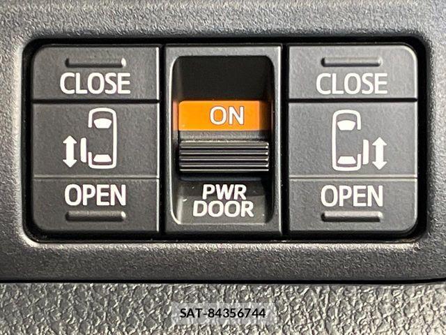 Toyota ESQUIRE 2020-06 7058422-4