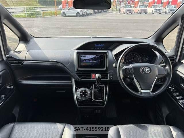 Toyota ESQUIRE 2020-04 7218132-1