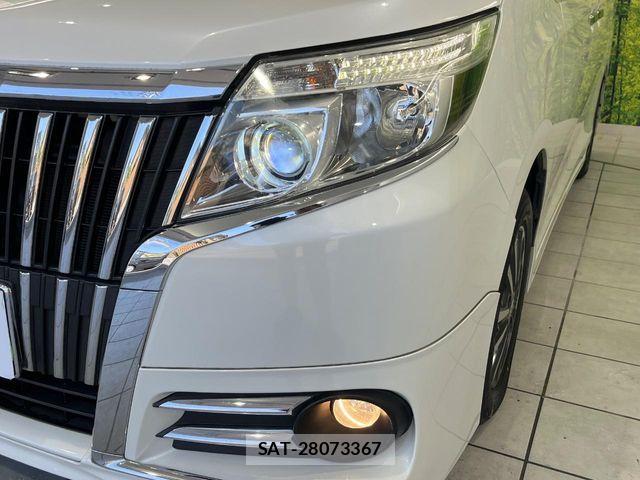 Toyota ESQUIRE 2015-04 7218115-12
