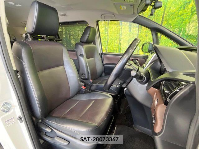 Toyota ESQUIRE 2015-04 7218115-7