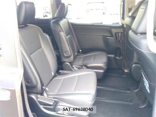 Toyota ESQUIRE 2015-05 7218116-21