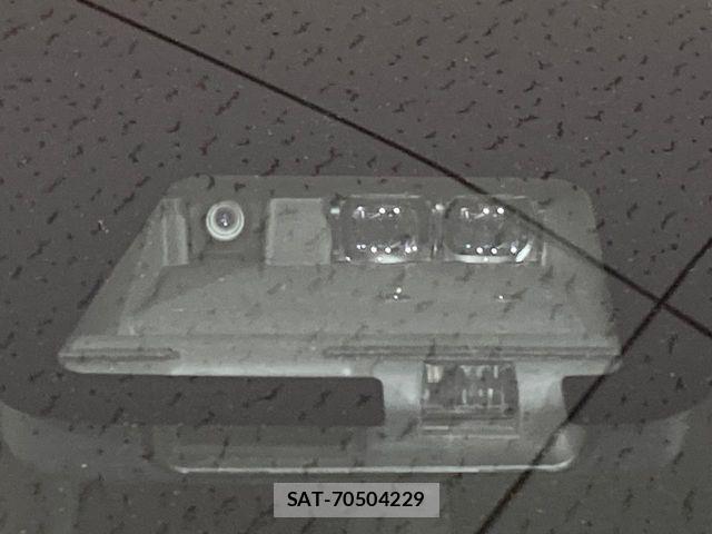 Toyota ESQUIRE 2021-04 7218134-6