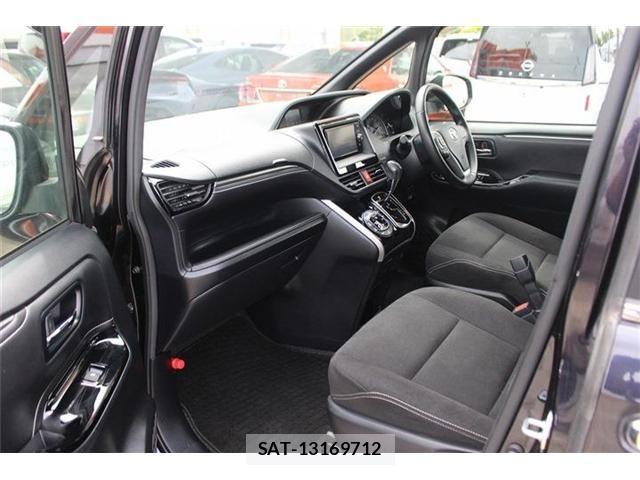 Toyota ESQUIRE 2018-10 7218128-29