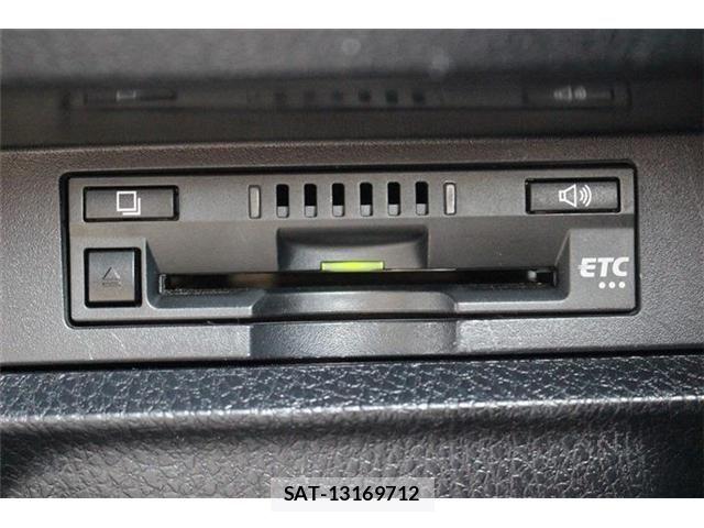 Toyota ESQUIRE 2018-10 7218128-5