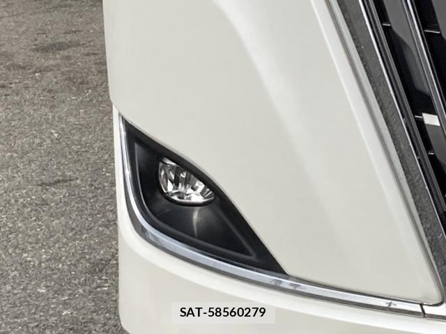 Toyota ESQUIRE 2018-02 7218126-9