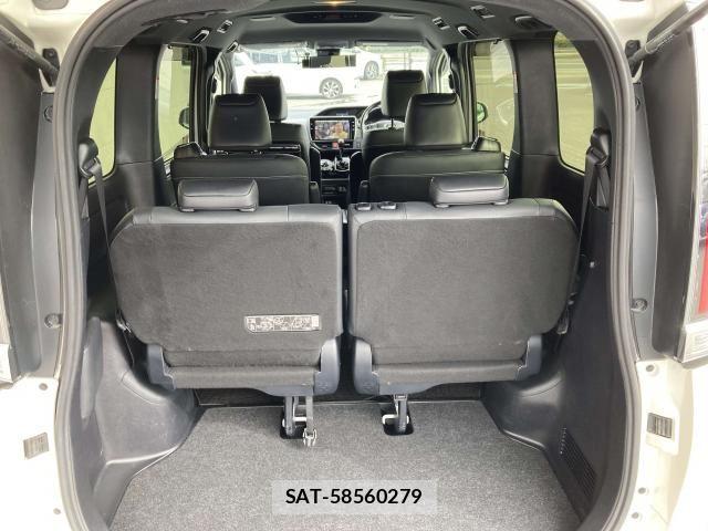 Toyota ESQUIRE 2018-02 7218126-29