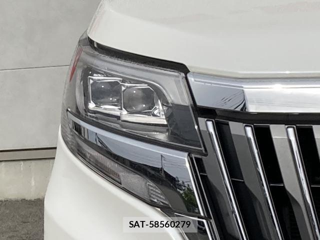 Toyota ESQUIRE 2018-02 7218126-8