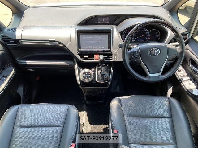 Toyota ESQUIRE 2015-06 7218117-11