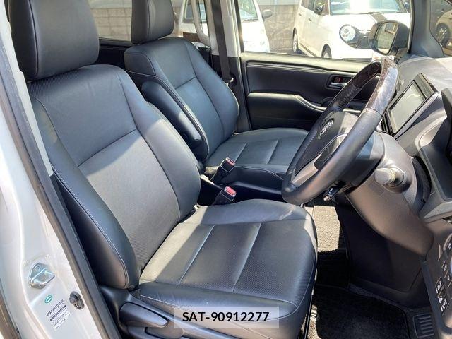 Toyota ESQUIRE 2015-06 7218117-13