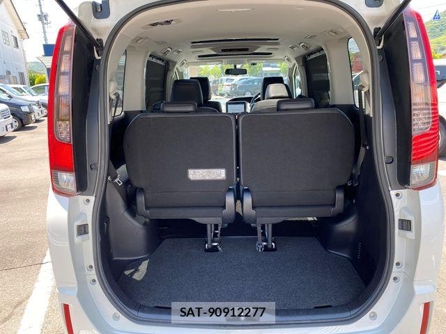 Toyota ESQUIRE 2015-06 7218117-18