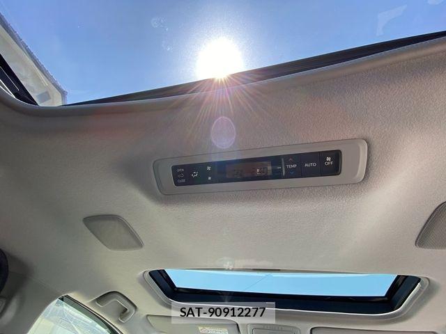 Toyota ESQUIRE 2015-06 7218117-20