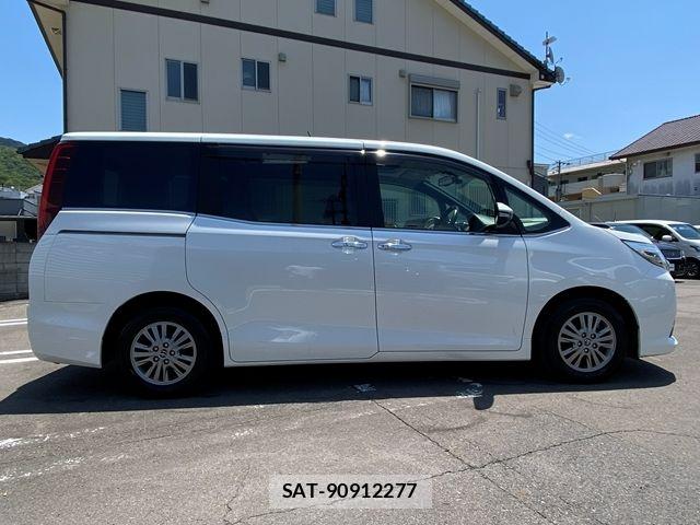 Toyota ESQUIRE 2015-06 7218117-5