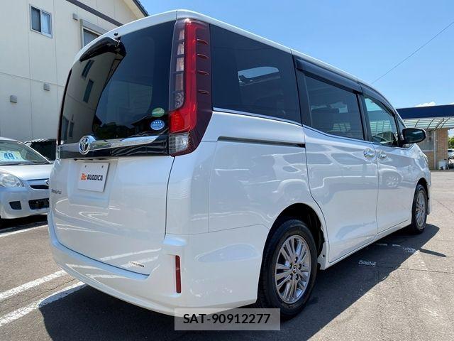 Toyota ESQUIRE 2015-06 7218117-6