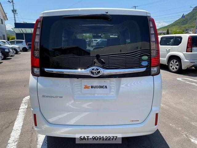 Toyota ESQUIRE 2015-06 7218117-7