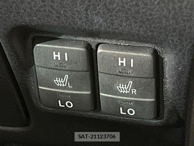 Toyota ESQUIRE 2019-06 7218130-6