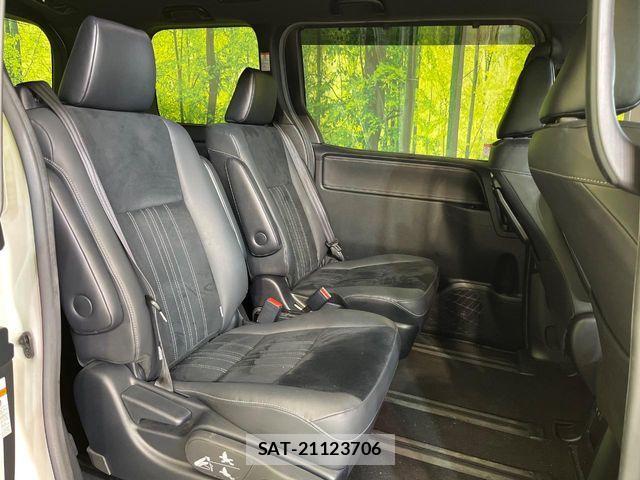 Toyota ESQUIRE 2019-06 7218130-8