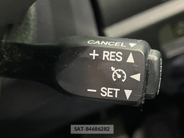 Toyota ESQUIRE 2016-04 7218114-5