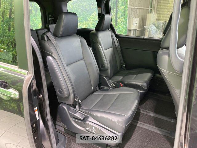 Toyota ESQUIRE 2016-04 7218114-8