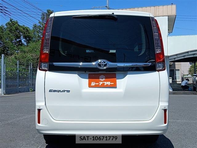 Toyota ESQUIRE 2017-03 7218122-9