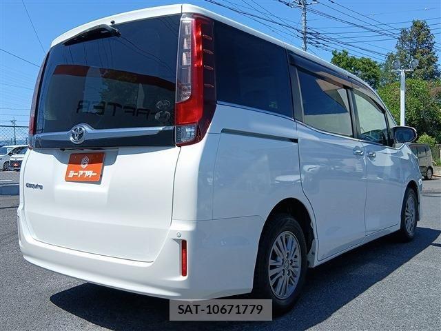 Toyota ESQUIRE 2017-03 7218122-22