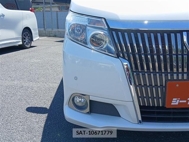 Toyota ESQUIRE 2017-03 7218122-25