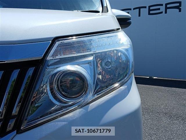 Toyota ESQUIRE 2017-03 7218122-27