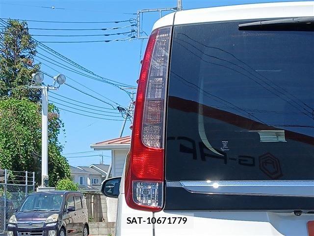 Toyota ESQUIRE 2017-03 7218122-28