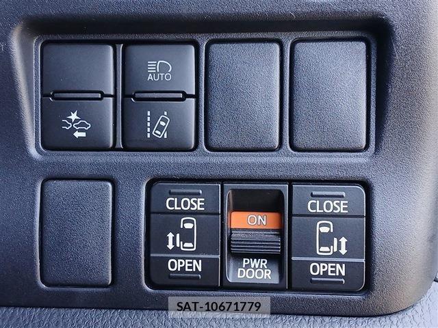 Toyota ESQUIRE 2017-03 7218122-5