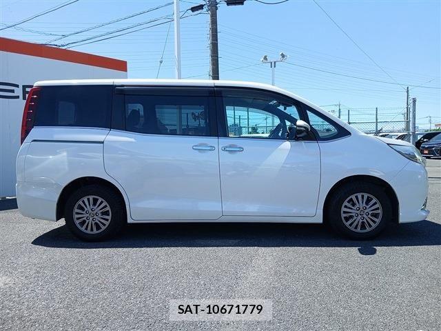 Toyota ESQUIRE 2017-03 7218122-8