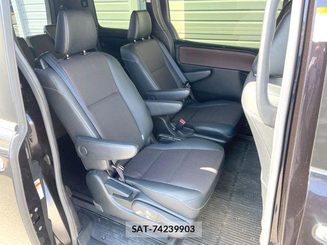 Toyota ESQUIRE 2018-11 7218127-8