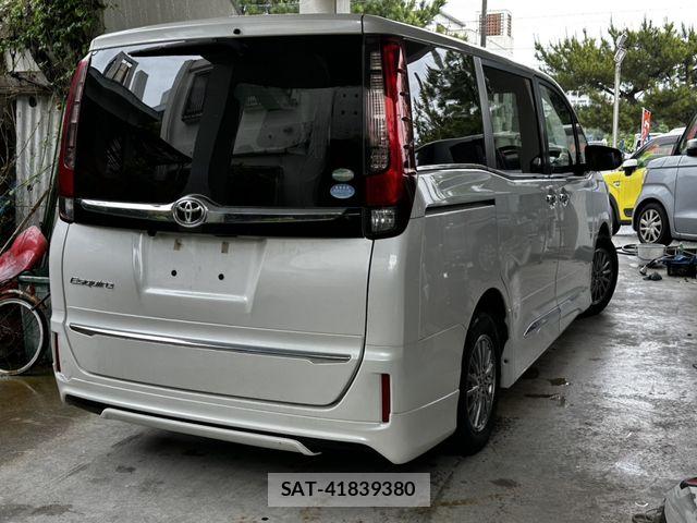 Toyota ESQUIRE 2014-11 7218112-3