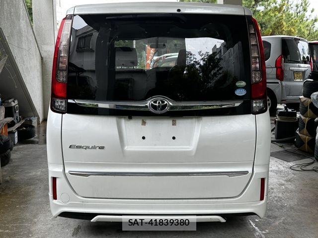 Toyota ESQUIRE 2014-11 7218112-4