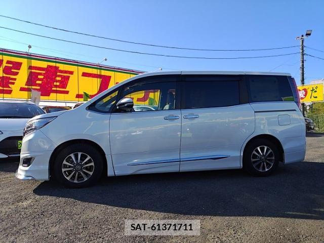 Toyota ESQUIRE 2017-11 7218120-11