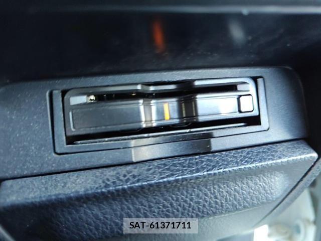 Toyota ESQUIRE 2017-11 7218120-19