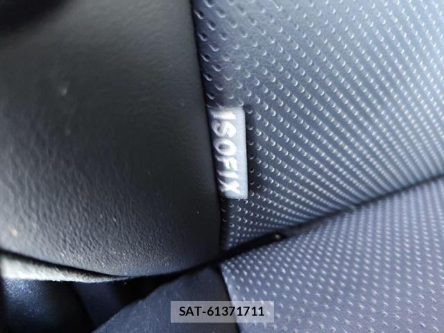 Toyota ESQUIRE 2017-11 7218120-22