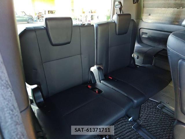 Toyota ESQUIRE 2017-11 7218120-23