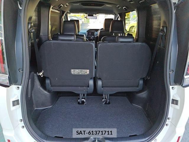 Toyota ESQUIRE 2017-11 7218120-24