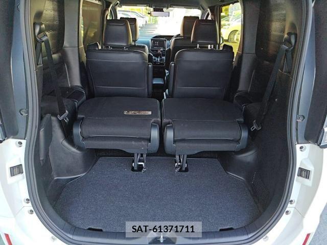 Toyota ESQUIRE 2017-11 7218120-25