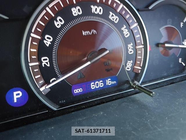 Toyota ESQUIRE 2017-11 7218120-28