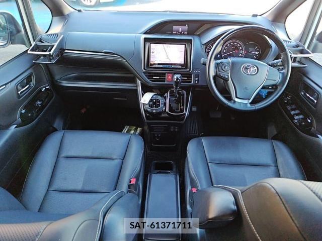 Toyota ESQUIRE 2017-11 7218120-2