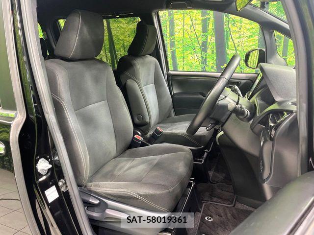 Toyota ESQUIRE 2019-09 7218131-7