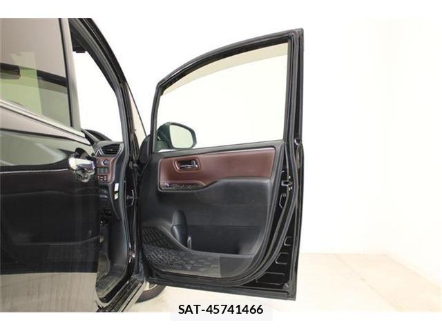 Toyota ESQUIRE 2019-04 7218129-28