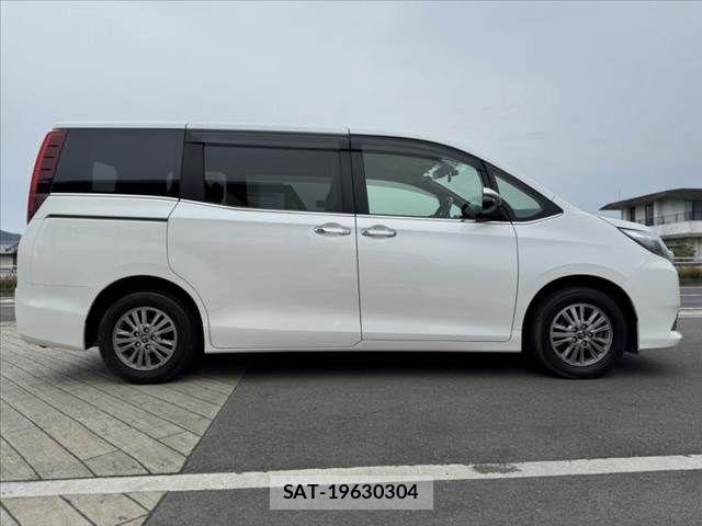 Toyota ESQUIRE 2015-08 7271859-11